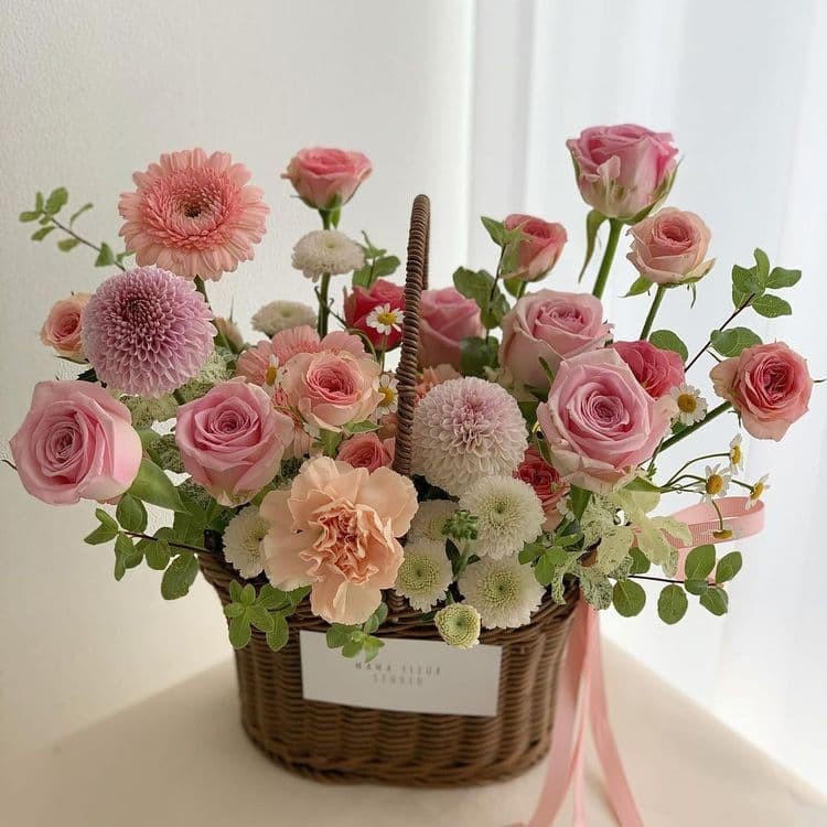 Luxurious flower basket 🌸