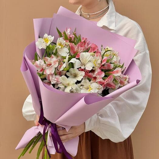 Bouquet of 13 alstrumeria