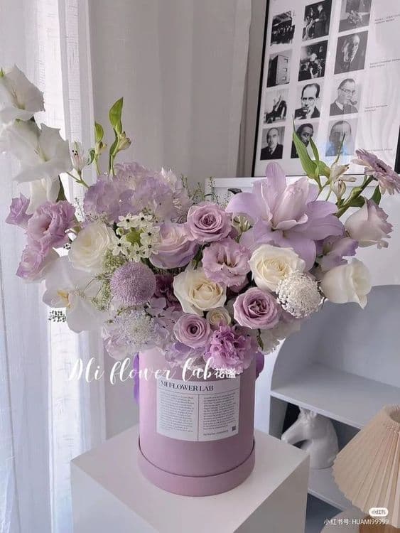 Яркий букет в коробке 🌷