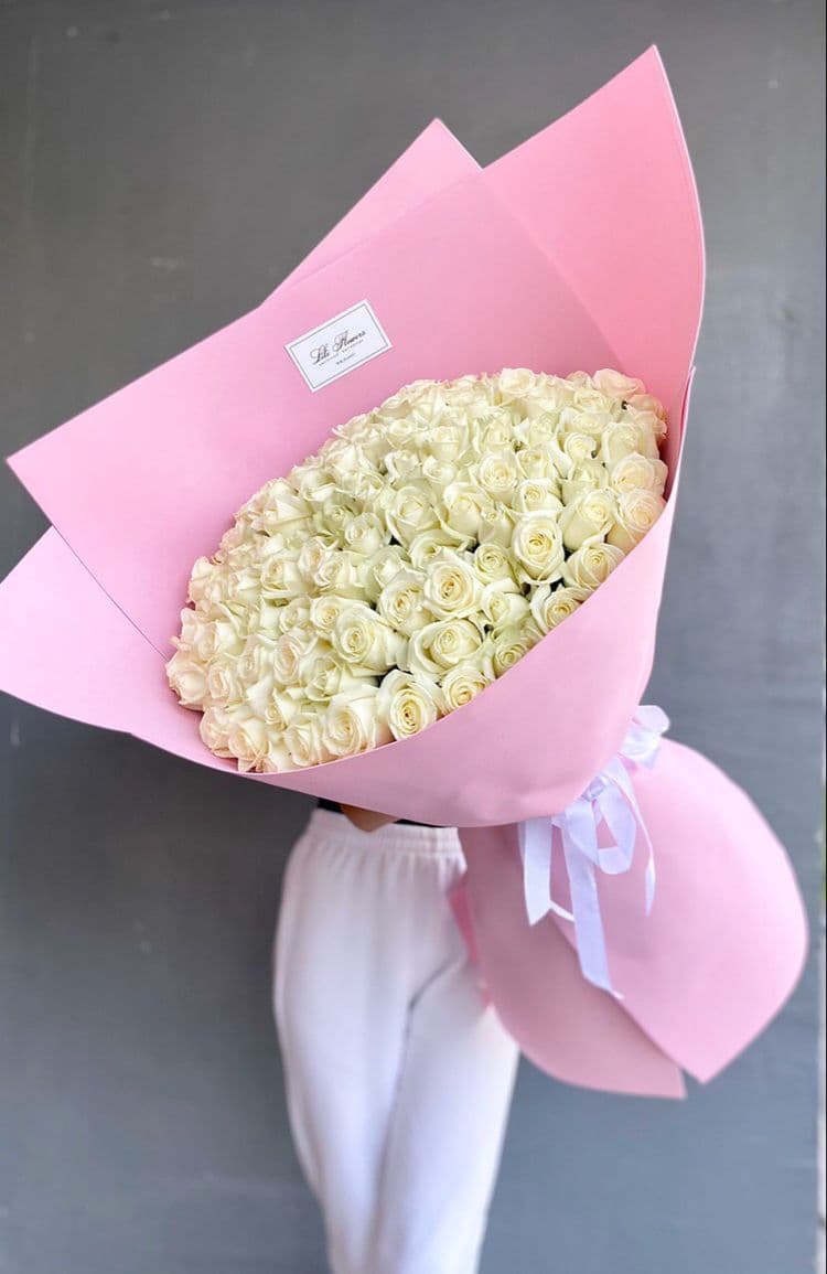 101 White Roses Luxurious