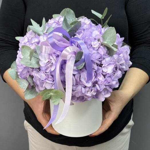 Фиолетовые гортензии с эвкалиптом, в шляпной коробке 🌸(0003)