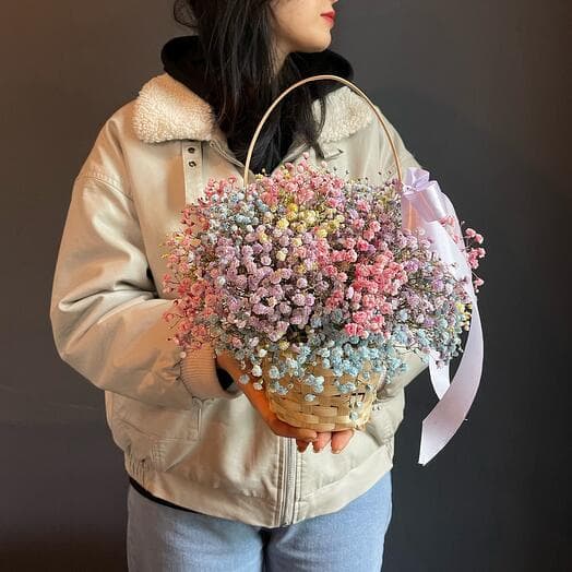 Basket with rainbow gypsophyls🩷