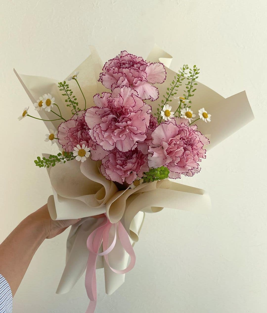 Festive floral composition 🎉