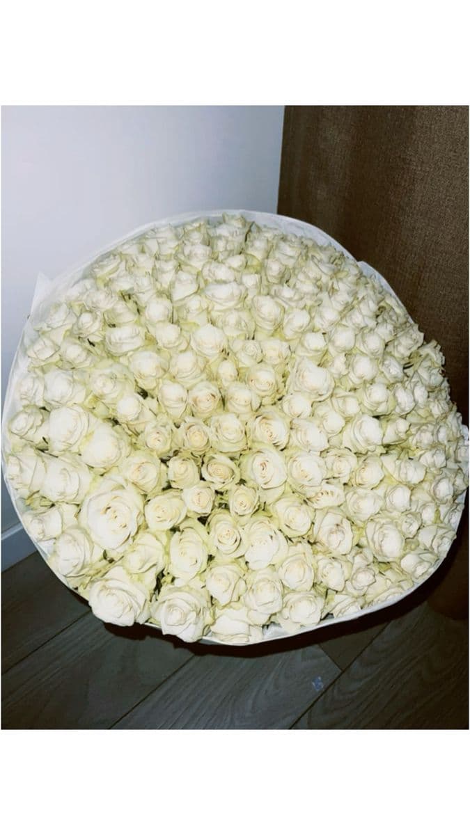 101 White Roses Exquisite