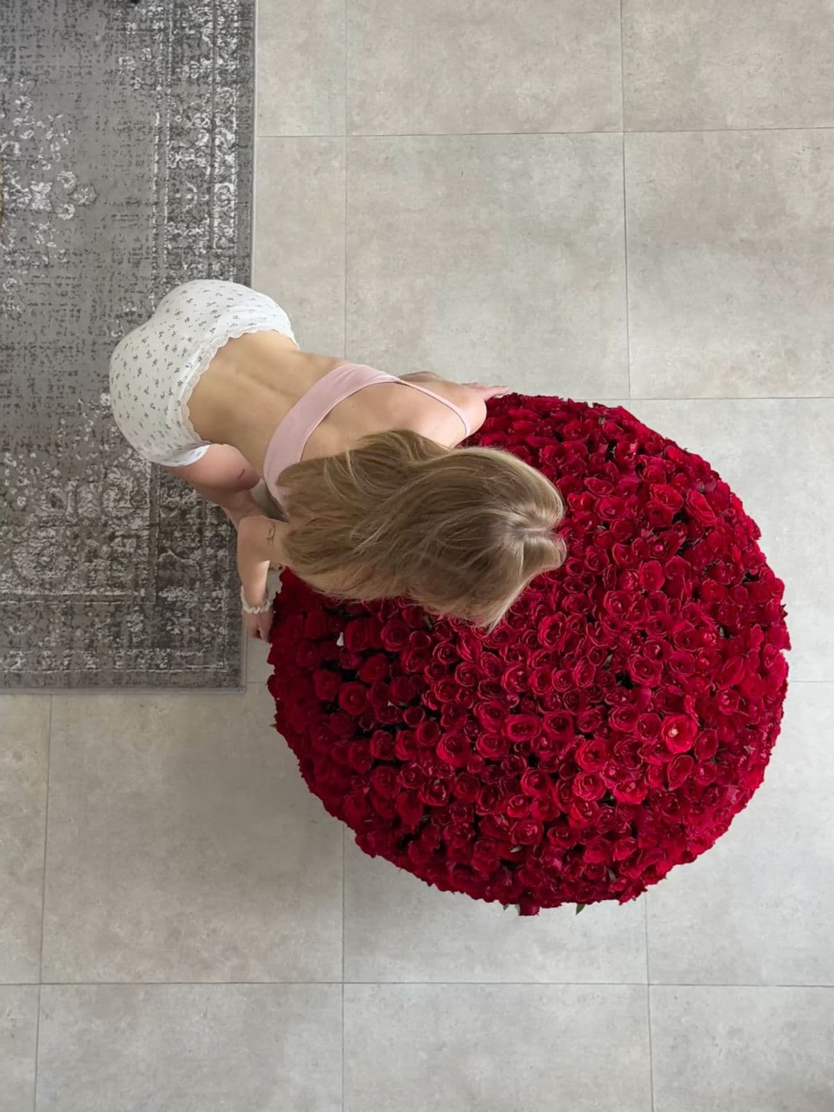 Bouquet of 1001 roses with delivery 🌹
