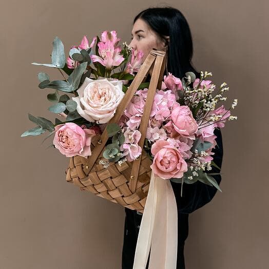 Basket with elite flowers 🔥