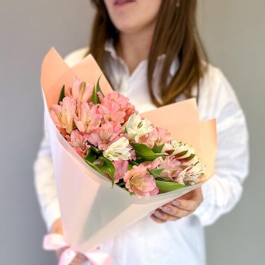 Альстромерия стойкий букет розовый