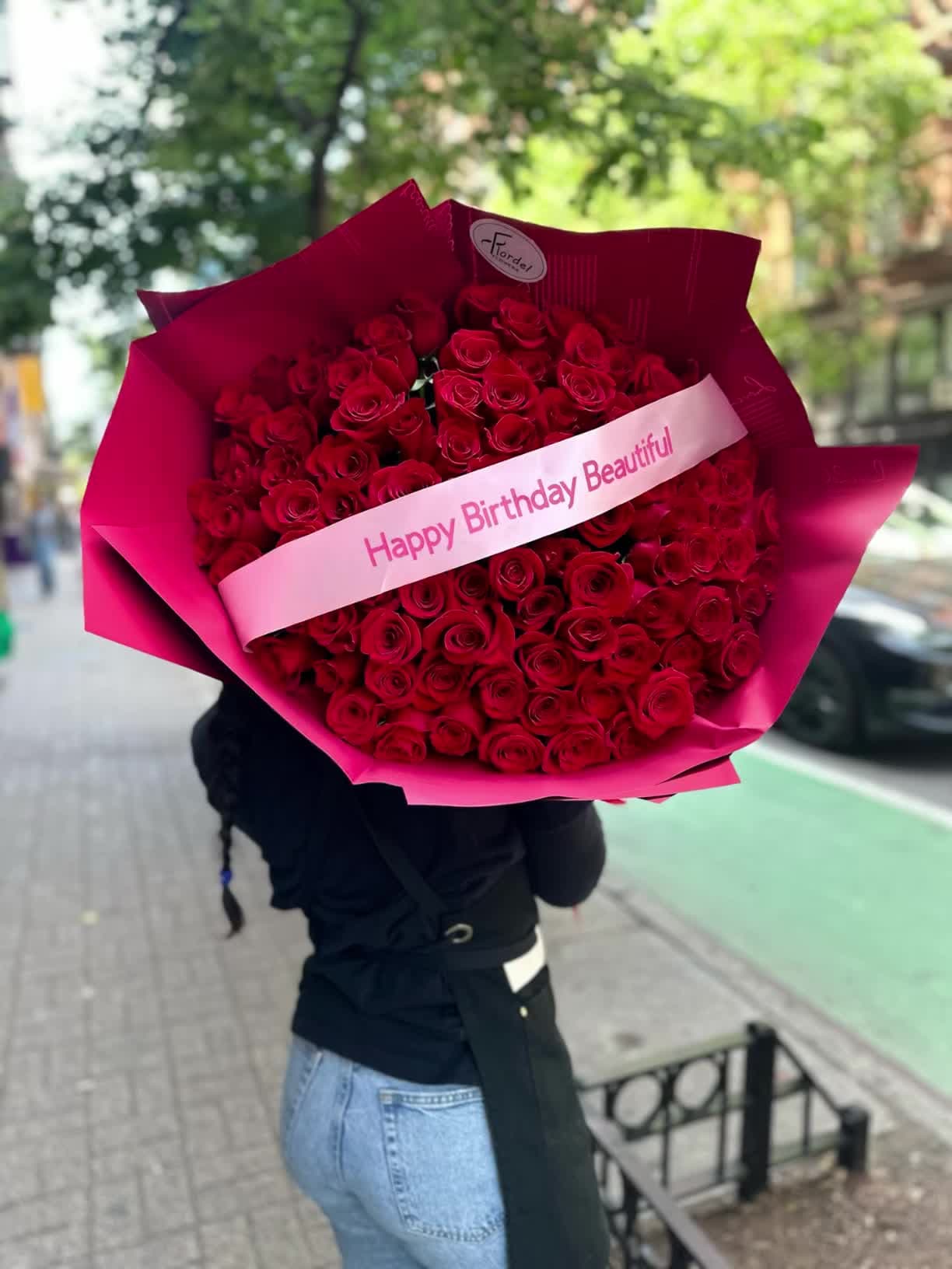 Elegant bouquet of 101 roses 🌹