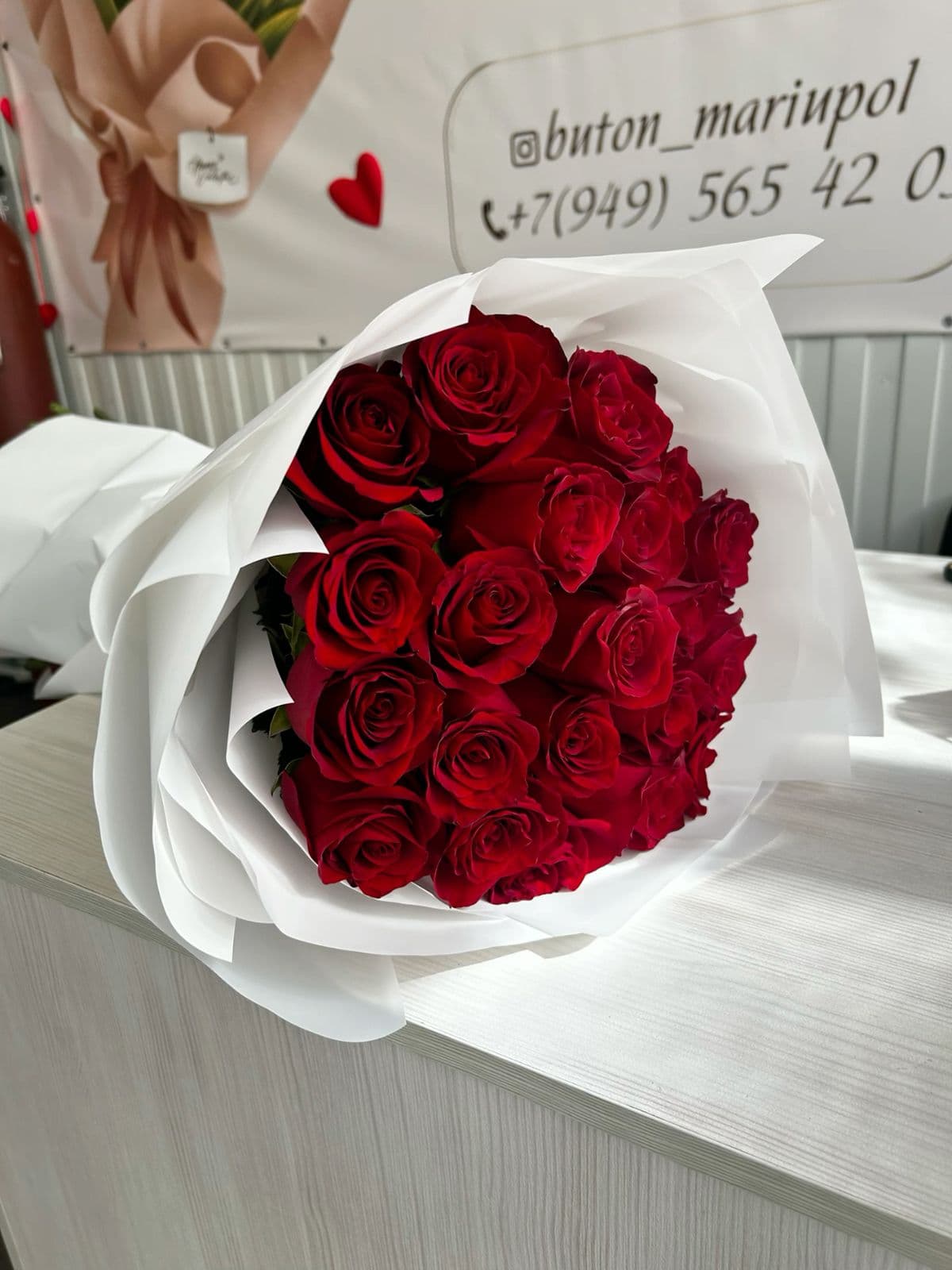 21 white roses