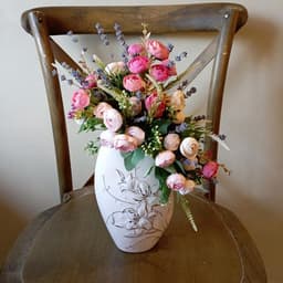 A composition of artificial worships and lavender0