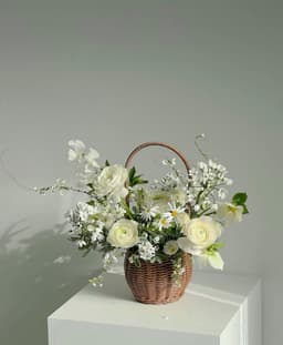 Festive flower basket 🎉0