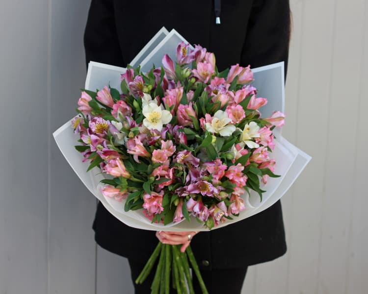 21 alstroemeria