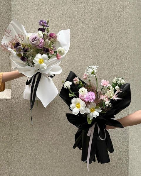 Romantic mono bouquet 💐