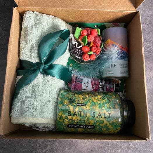 Gift set with salt for the bathroom and handmade candle