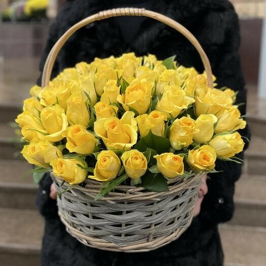51 Yellow rose in the basket