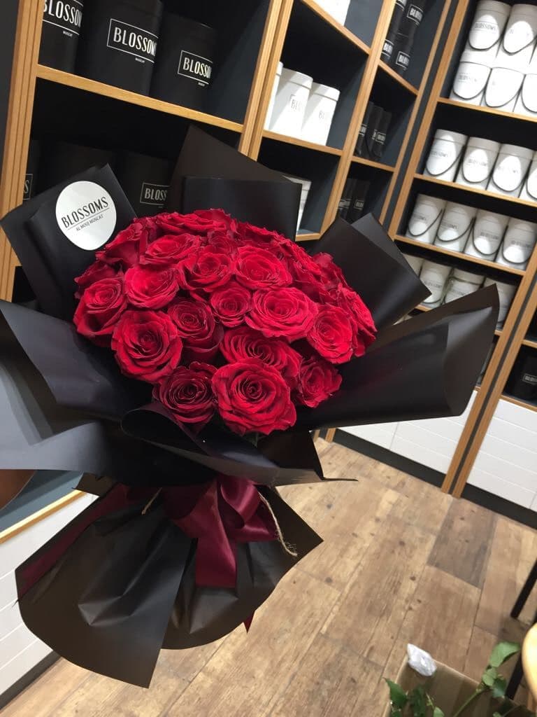 51 красная роза идеальная 💐