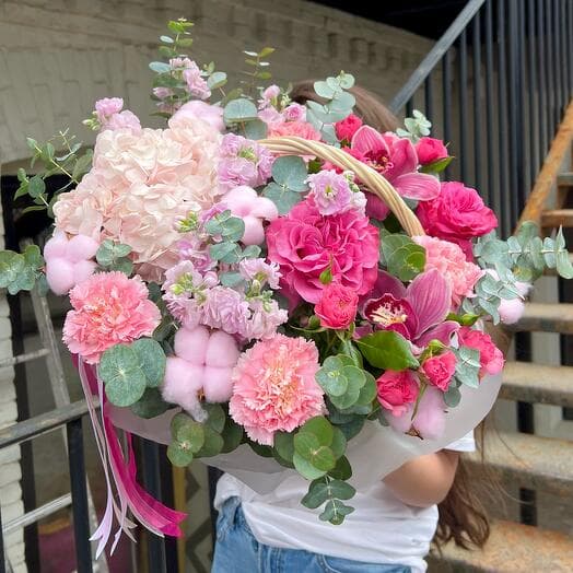 Basket with flowers🫶🏻️