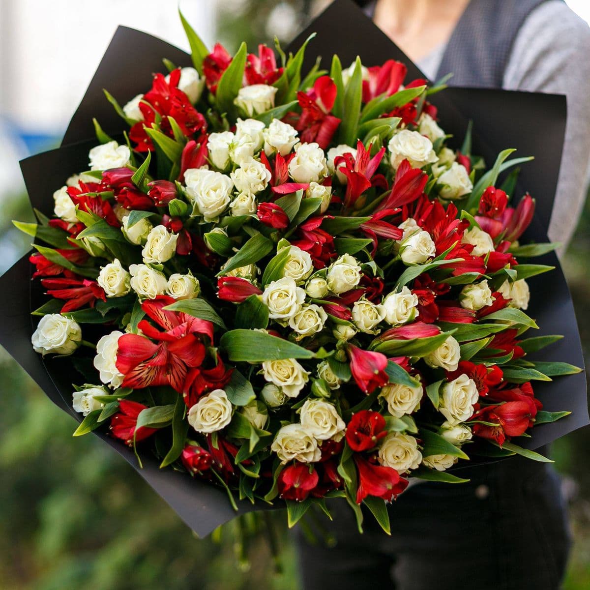Unique author’s bouquet 🌿