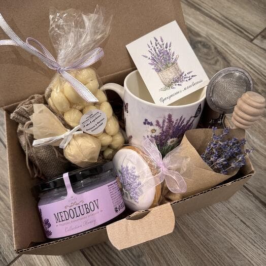VIP-DODARY BOX "Lavender Tenderness" for March 8