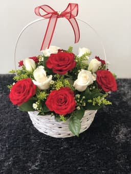 Bright basket bouquet 🌷0