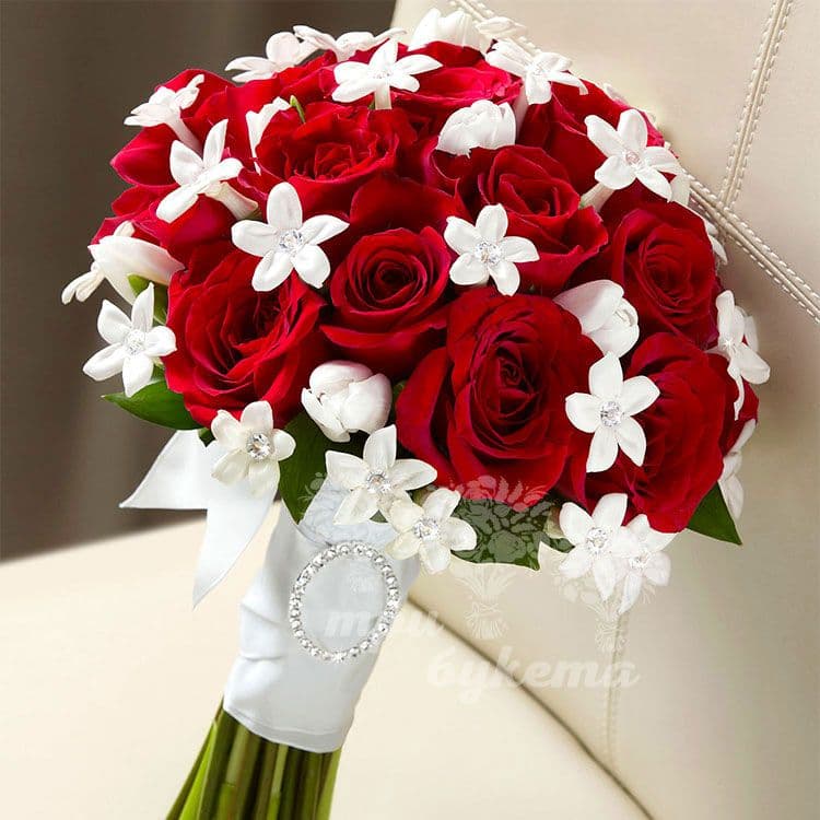 15 red roses