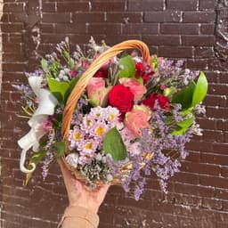 Composition from Kenyan roses, Santini and Lily0