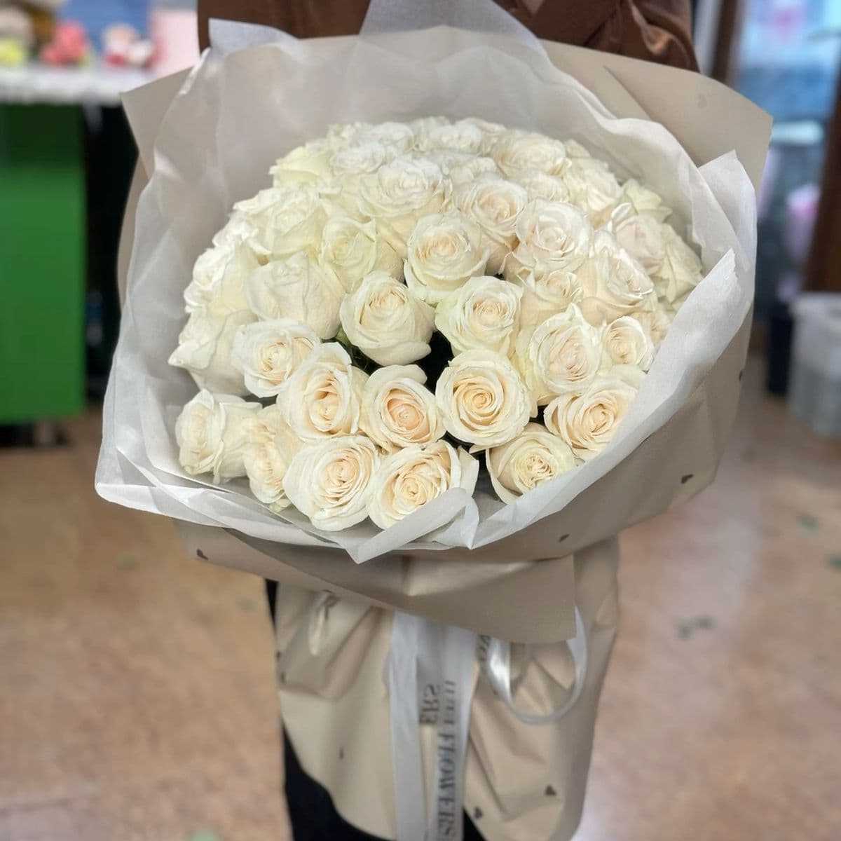 51 White Roses Elegant