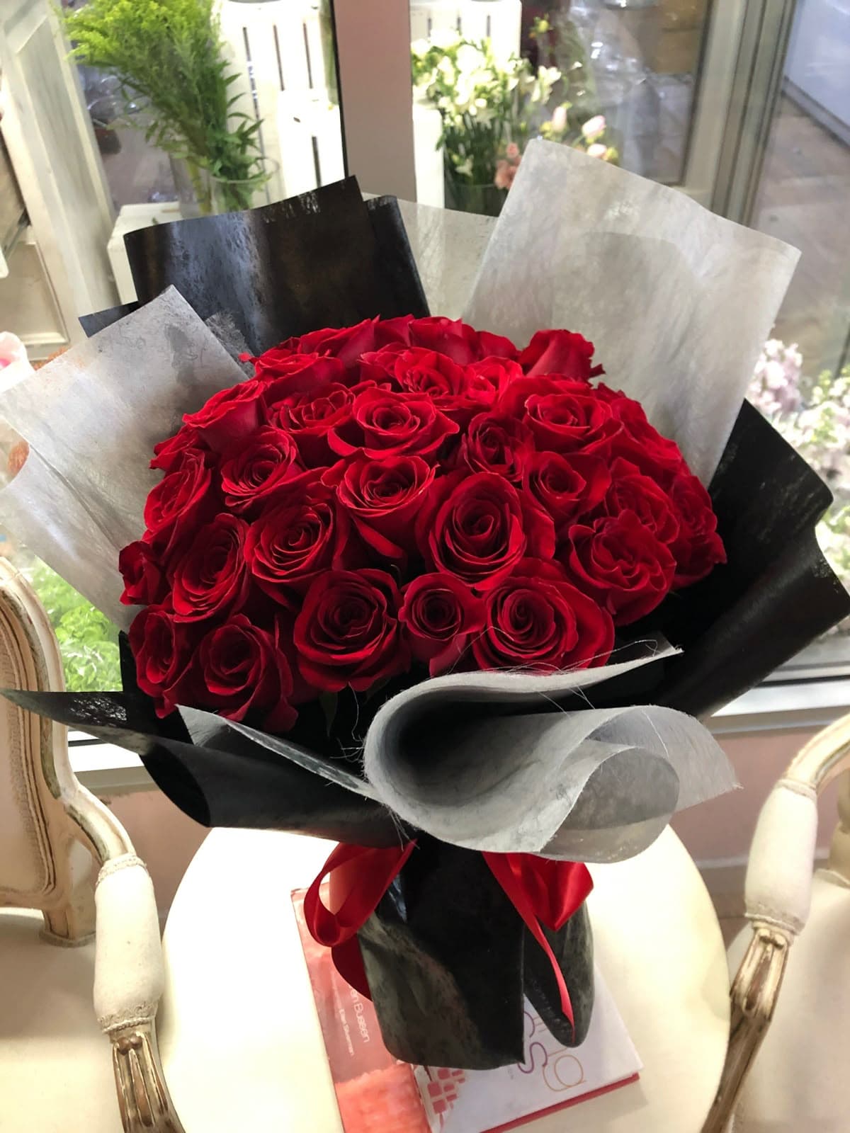 Яркая композиция из цветов 🌷
