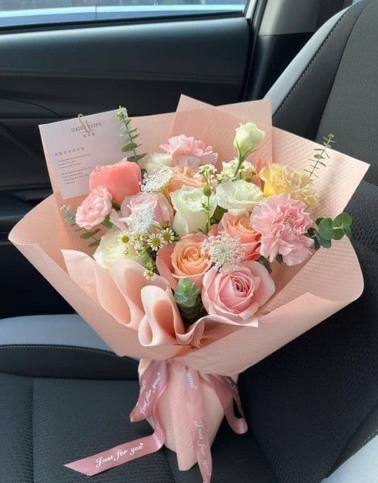 Tender floral composition 🌹