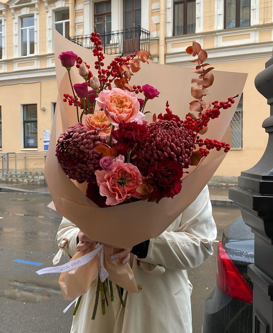 Festive floral composition 🎉