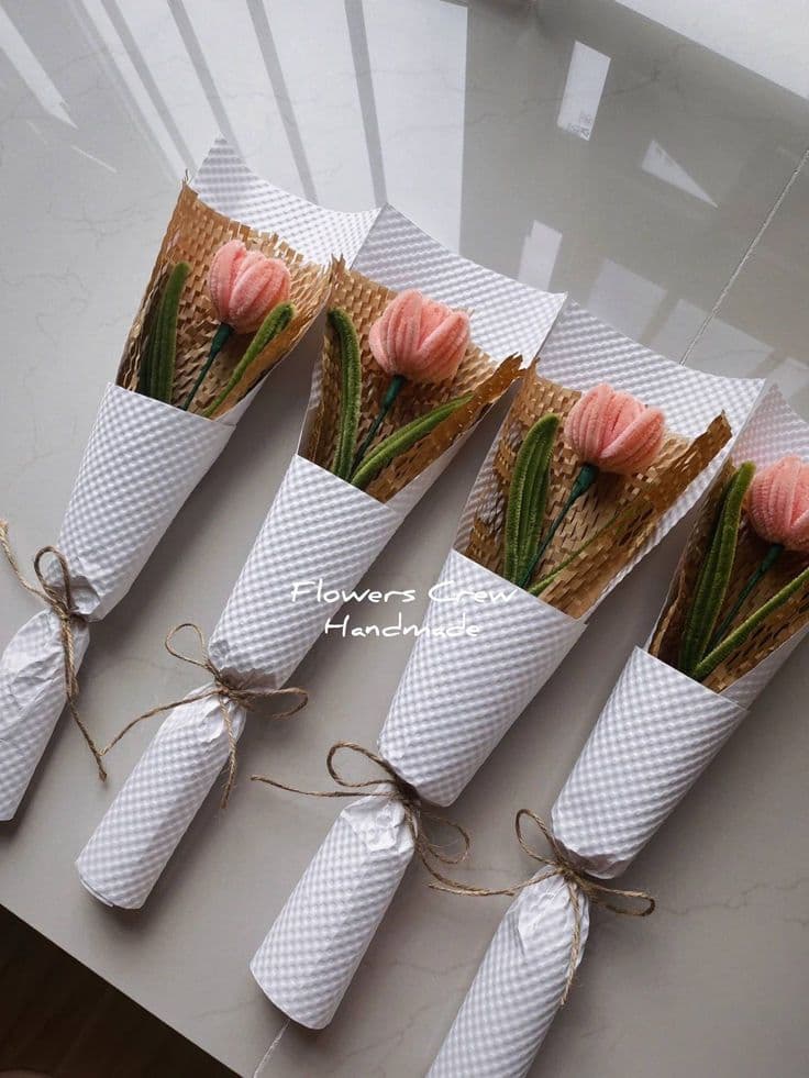 Fresh single-flower bouquet 🌿