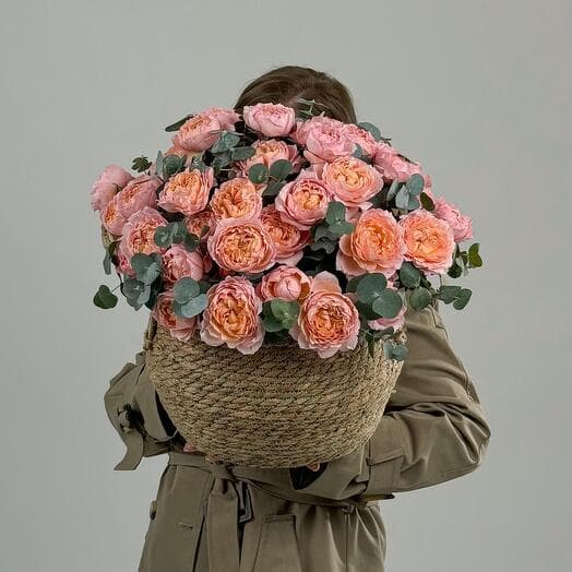 Pionoid rose basket 553 buquetinmoscow