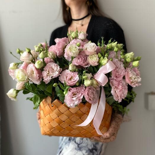 Eustoma pink in the basket