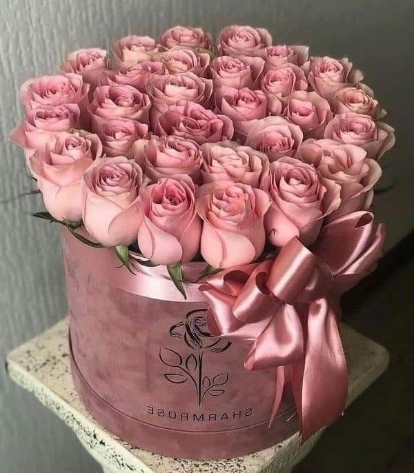 Элегантная коробка с цветами 💮