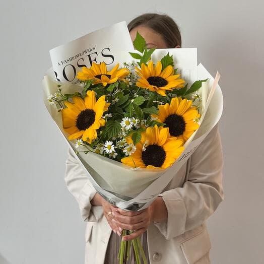 Bouquet of sunflowers and daisies/ sunflowers and chamomile bouquet 374