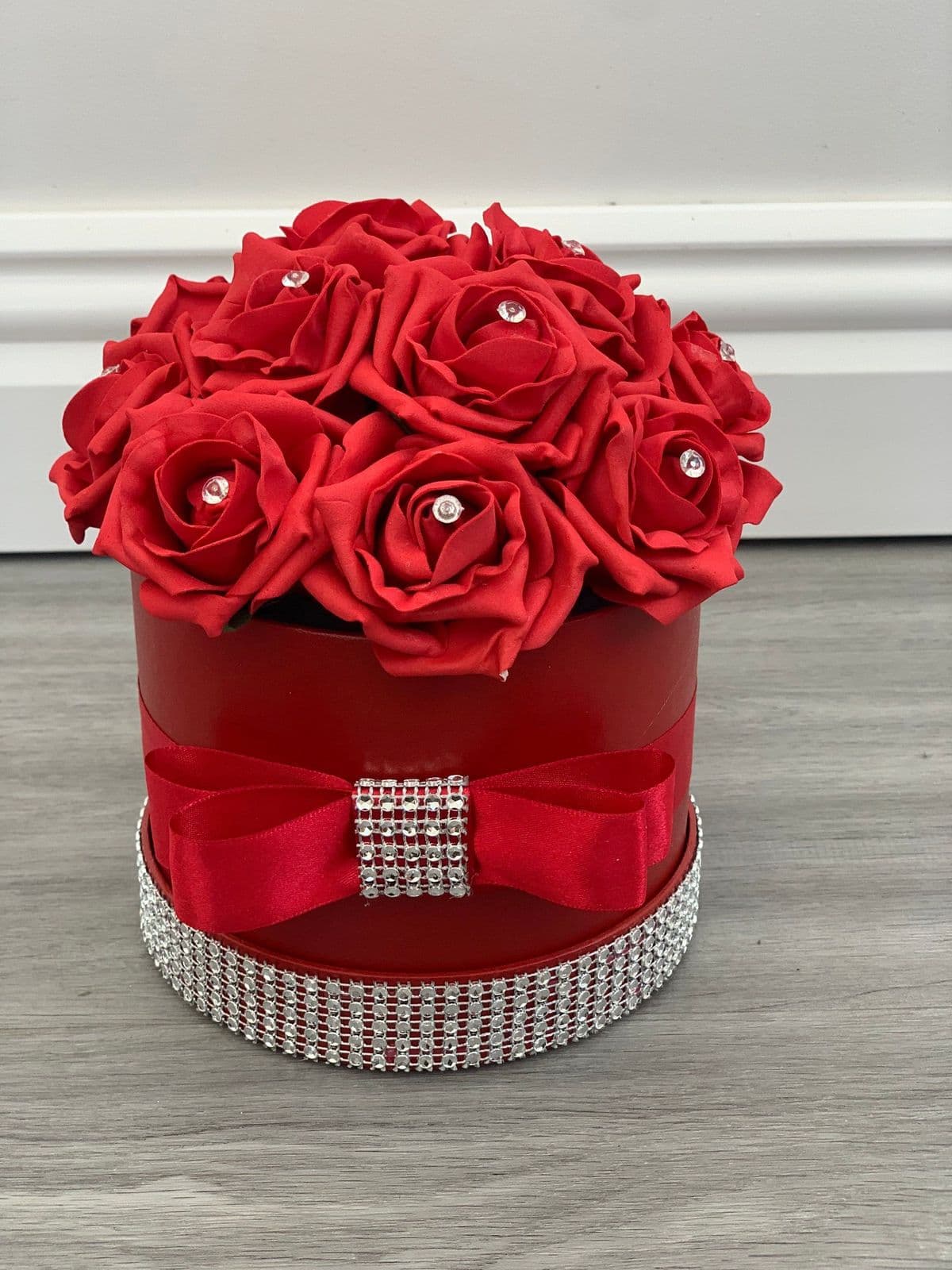 Elegant flower box 💮