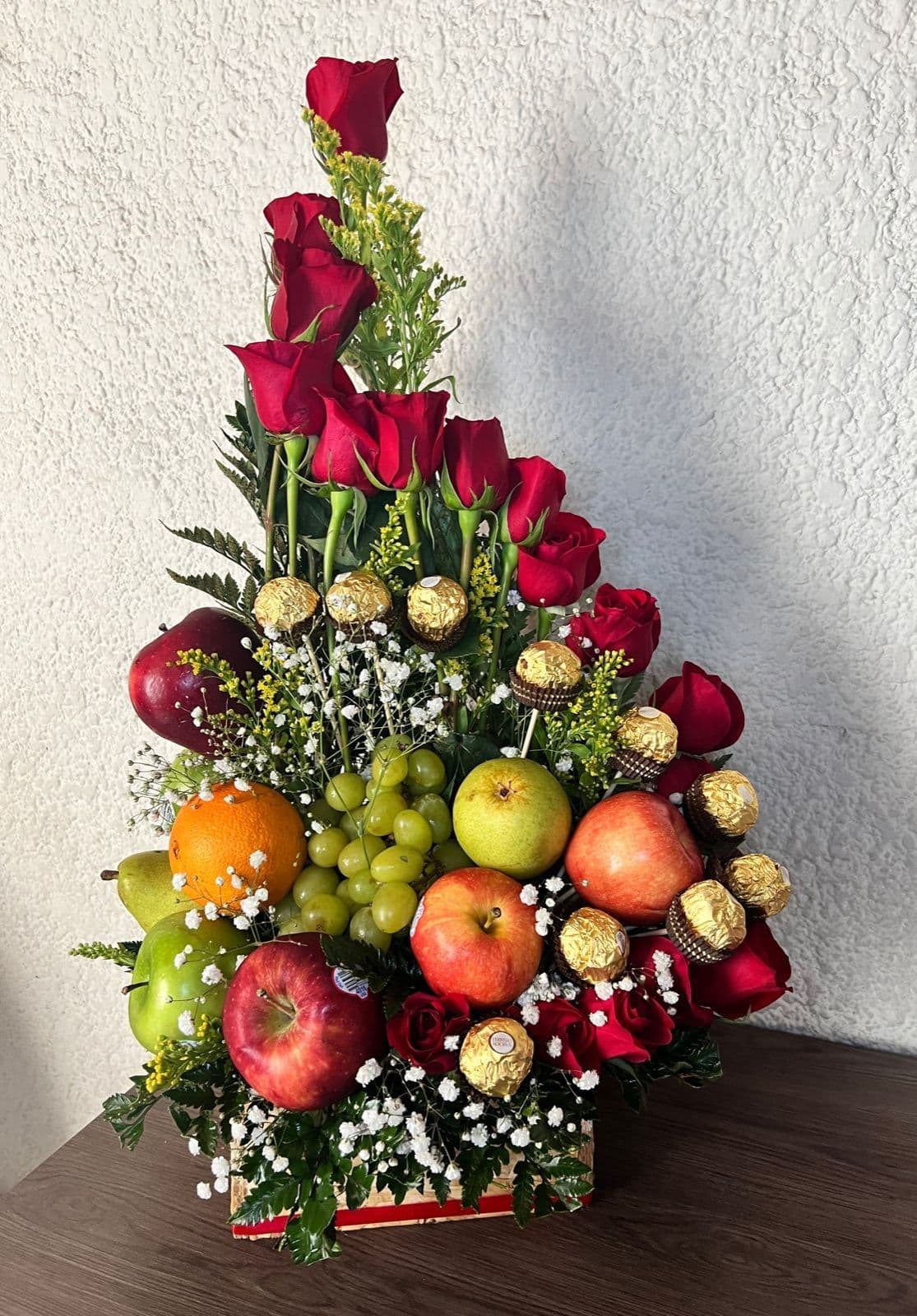 Нежная композиция в корзине 🌹