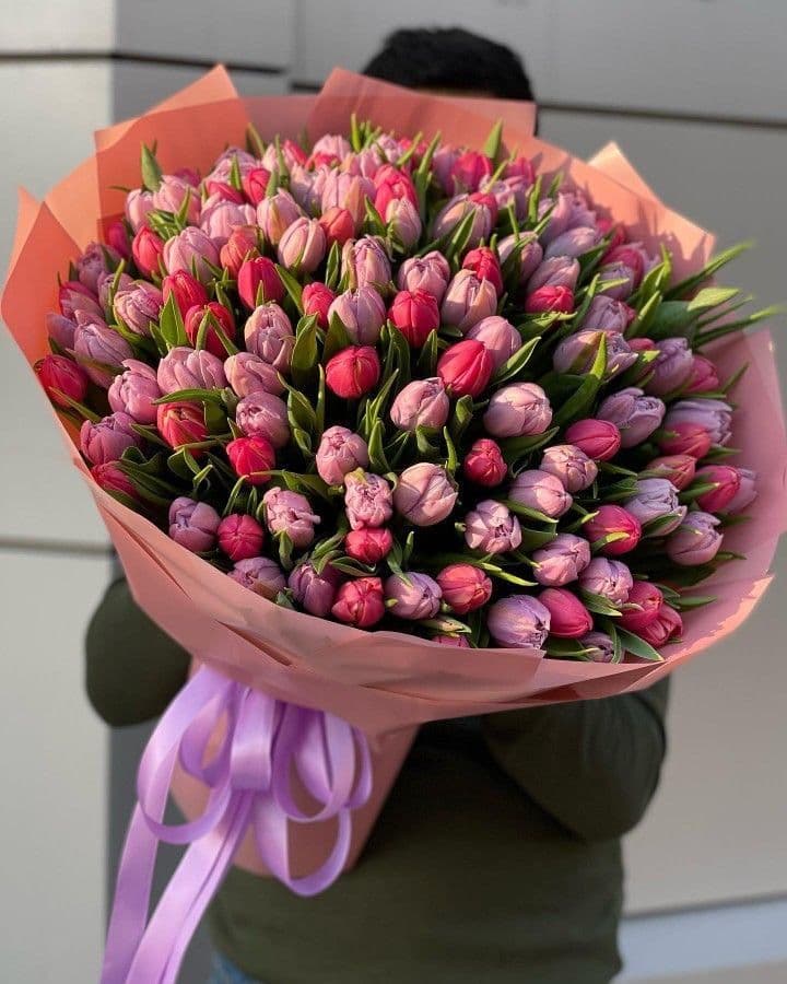 Весенняя композиция из цветов 🌼