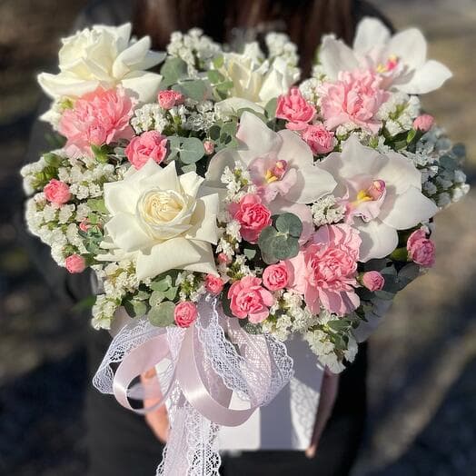 Tenderness as a gift 💝 composition with orchids and French roses