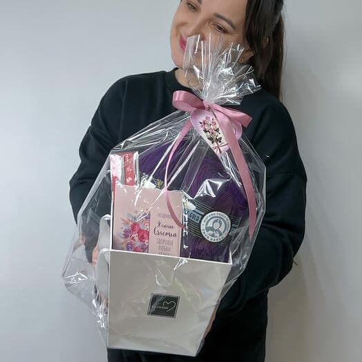 Gift set for lovers of needlework from yarn and knitting needles