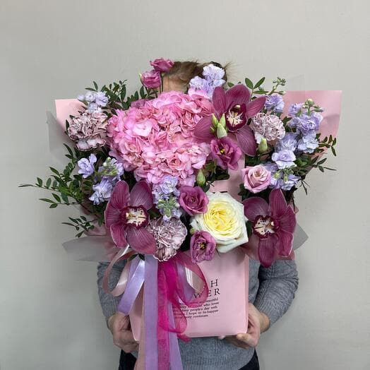 Орхидея с маттиолой в сумочке 🌸