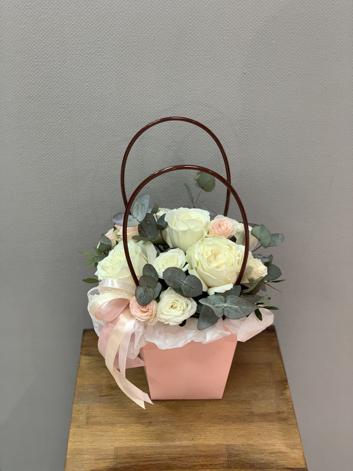Elegant flower basket 💮
