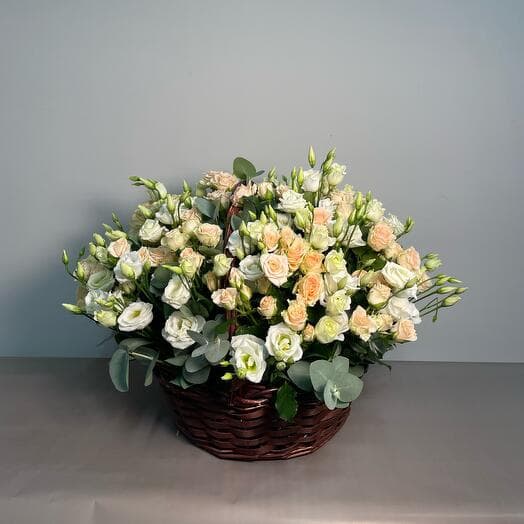 Basket with flowers "Cream miracle"