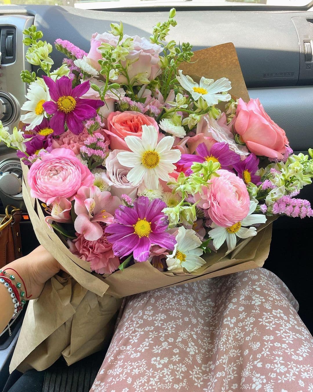 Spring floral composition 🌼