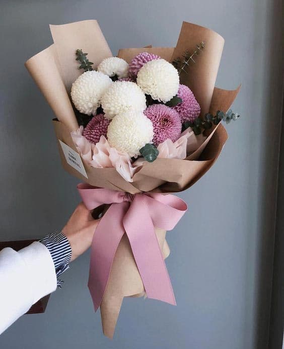 Уютная цветочная композиция 🌺