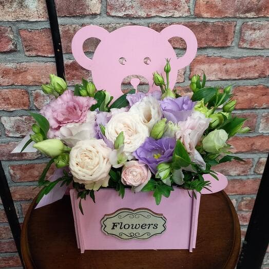 Bear with flowers