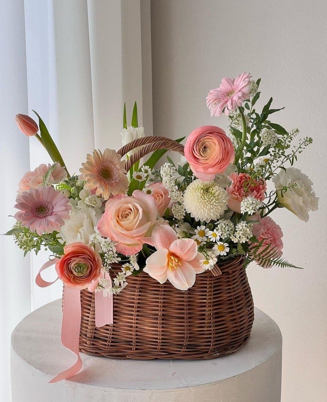 Уютная цветочная корзина 🌺