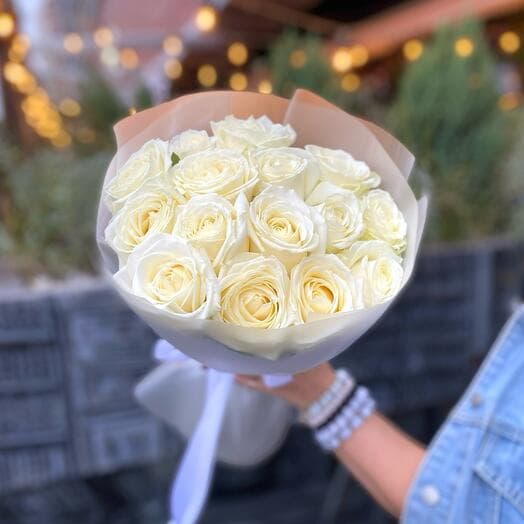 15 white roses 🤍