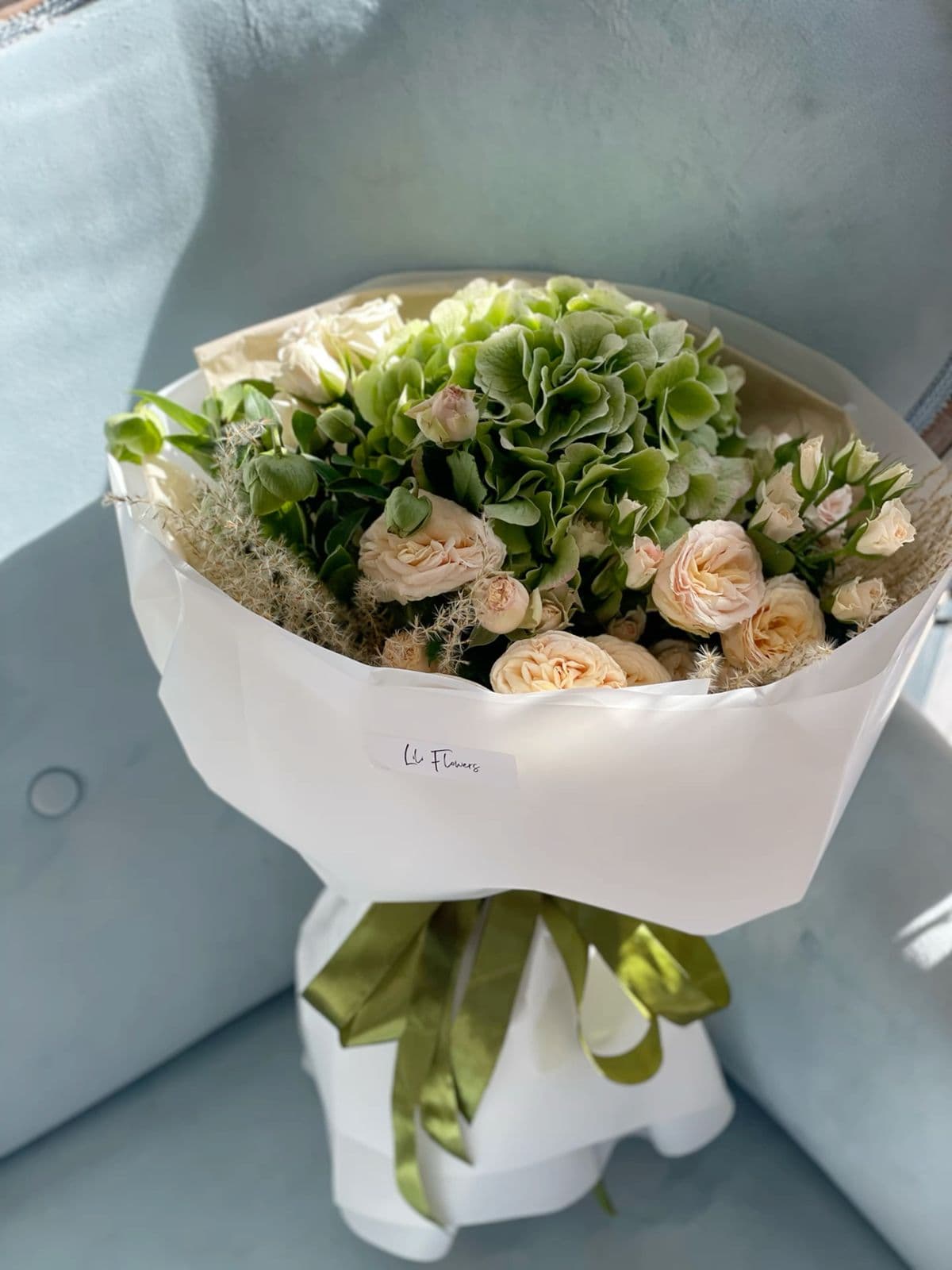 Spring mono bouquet 🌼