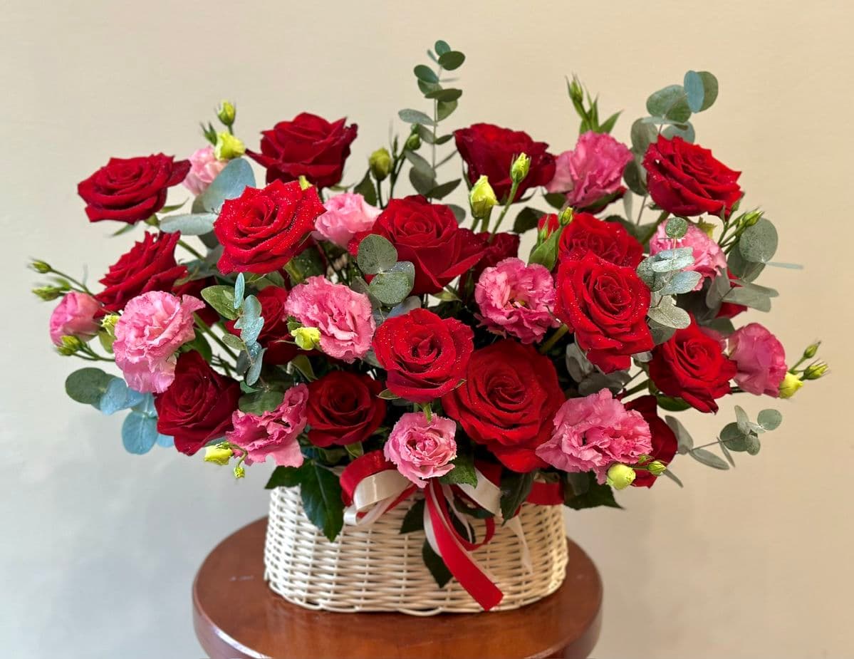 Весенняя композиция из цветов 🌼